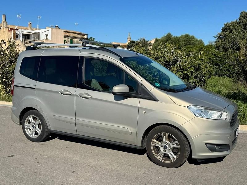 Gebraucht Ford Tourneo 101 PS (74 kW) 2015 Beige Van / Kleinbus