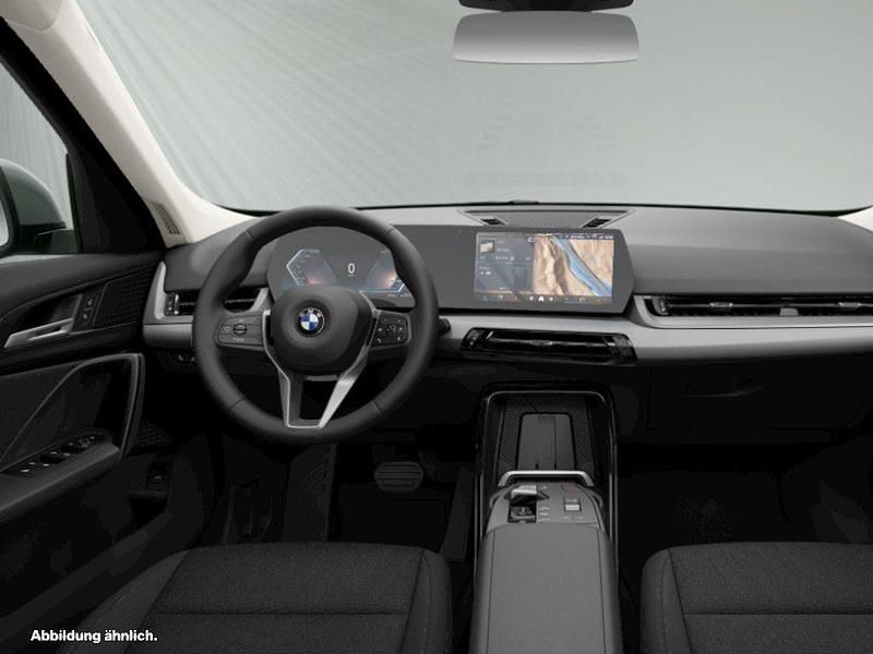Gebraucht BMW X1 Efficient Dynamics 170 PS (125 kW) 2025 Spacesilber metallic SUV