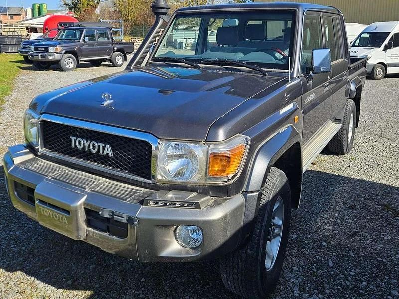 Grau Gebraucht 2023 Toyota Land Cruiser Limited SUV | 68.900 € - Bild 1/4