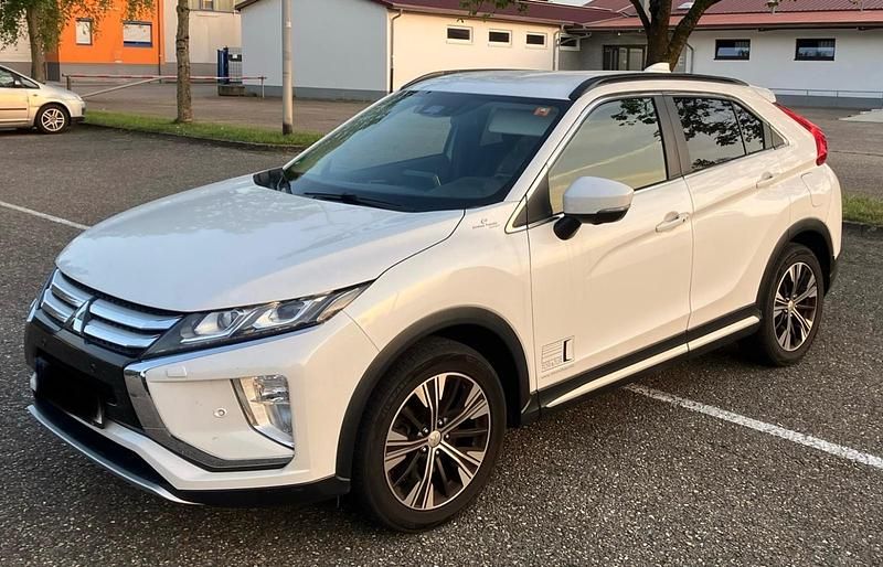 Weiß Gebraucht 2018 Mitsubishi Eclipse Cross SUV | 13.300 € - Bild 1/4