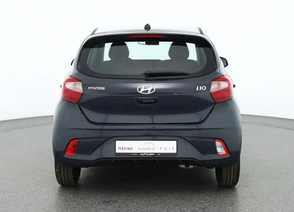 Neu Hyundai i10 63 PS (46 kW) 2025 Grau Kleinwagen