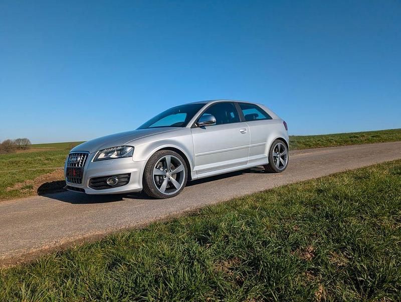 Gebraucht Audi S3 S-Line 325 PS (239 kW) 2009 Silber Kleinwagen