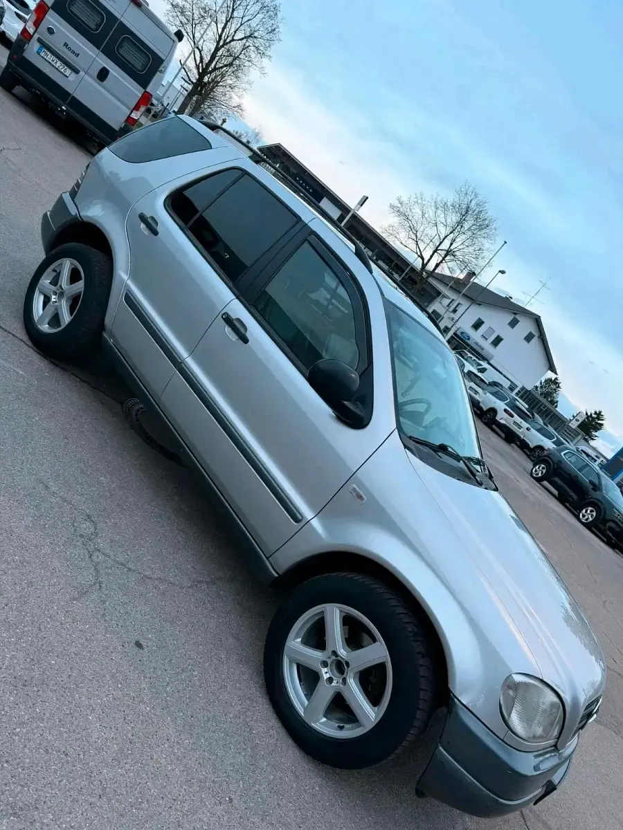 Gebraucht Mercedes ML320 280 PS (205 kW) 1999 Silber SUV