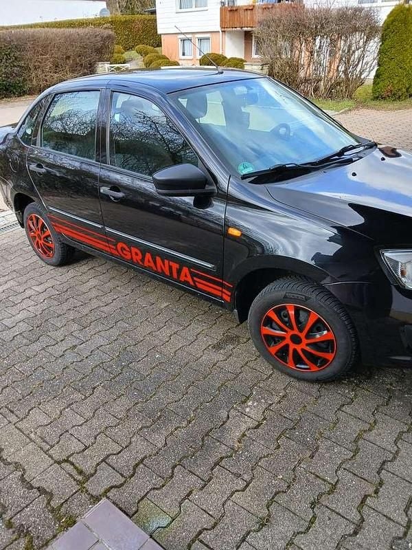 Gebraucht Lada Granta 87 PS (63 kW) 2016 Limousine