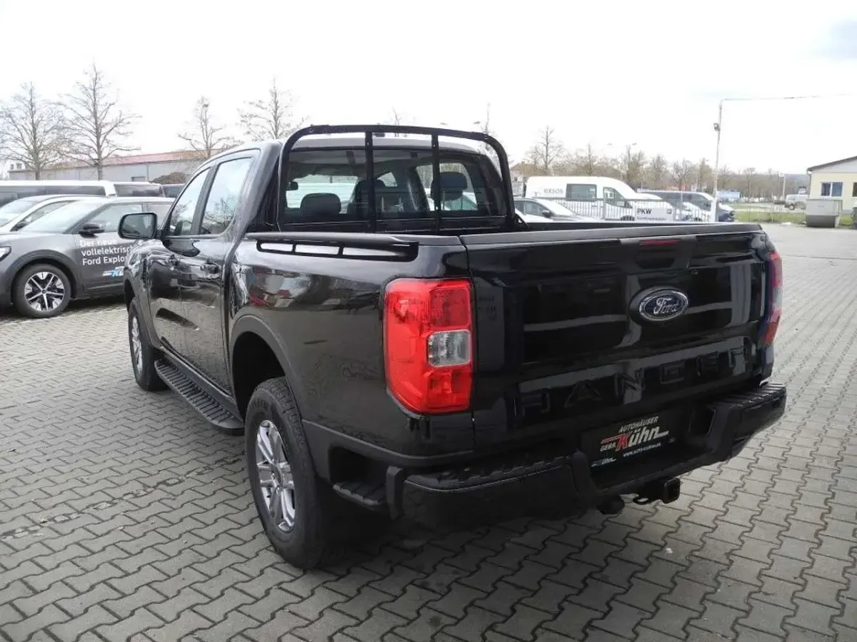 Nowe Ford Ranger XLT 170 KM (125 kW) 2026 Czarny Pickup