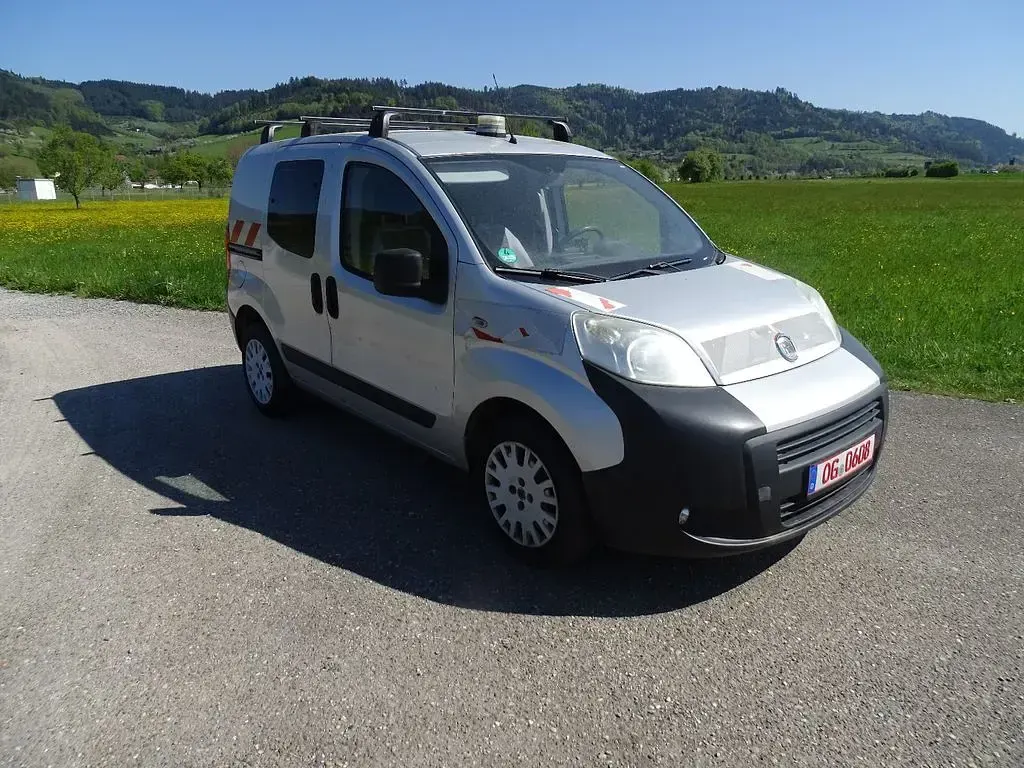 Gebraucht Fiat Fiorino 75 PS (55 kW) 2009 Silber Van / Kleinbus