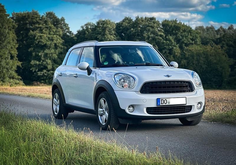 Weiß Gebraucht 2015 Mini One Countryman SUV | 7.300 € (Guter Preis) - Bild 1/4