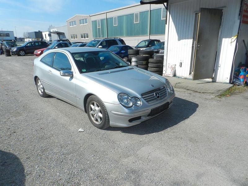 Gebraucht Mercedes C220 150 PS (110 kW) 2005 Silber
