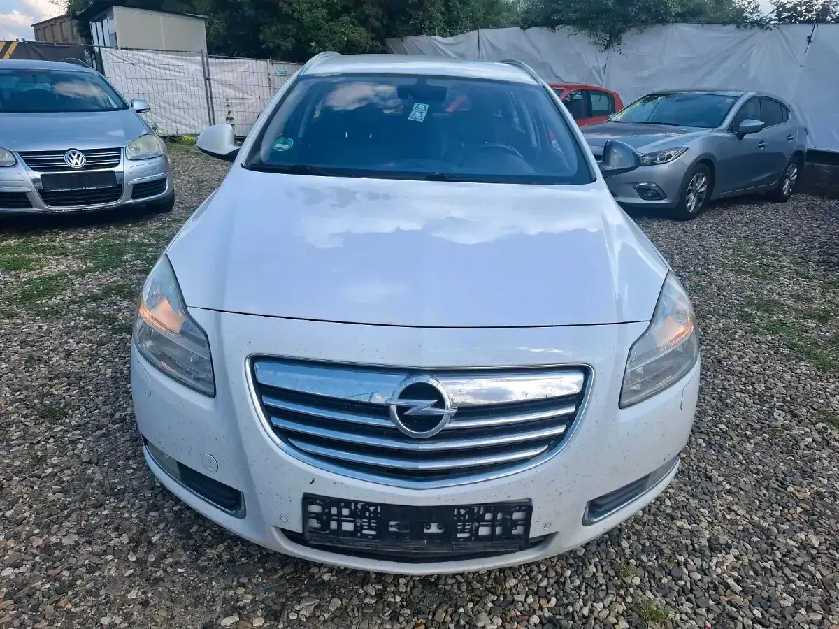 Gebraucht Opel Insignia 160 PS (117 kW) 2012 Weiß Kombi