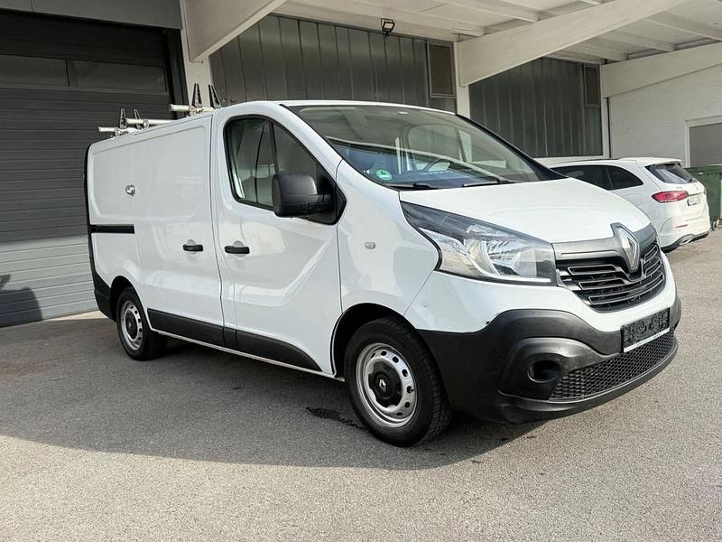 Gebraucht Renault Trafic 116 PS (85 kW) 2015 Weiß Van / Kleinbus