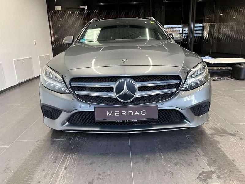Gebraucht Mercedes C300e Avantgarde 194 PS (142 kW) 2021 Metalliclack selenitgrau Kombi