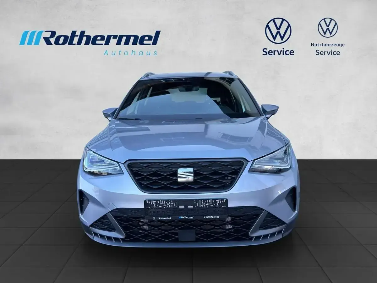 Gebraucht Seat Arona FR-Line 110 PS (80 kW) 2023 "urban" silber SUV
