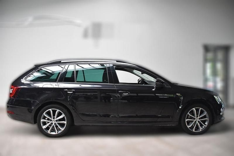 Schwarz metallic Gebraucht 2019 Skoda Octavia Soleil | 21.150 € (Fairer Preis) - Bild 1/4