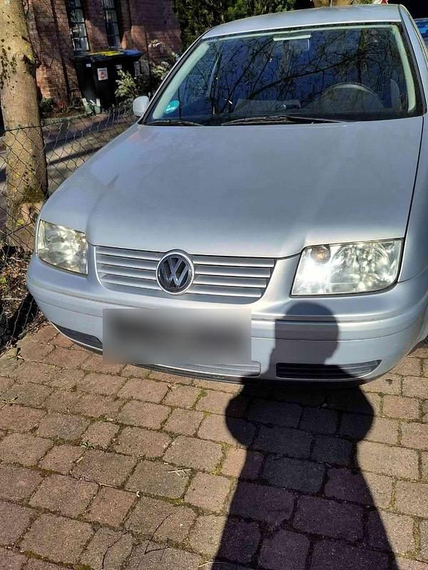 Second-hand VW Bora 1999 Argintiu Berlinǎ