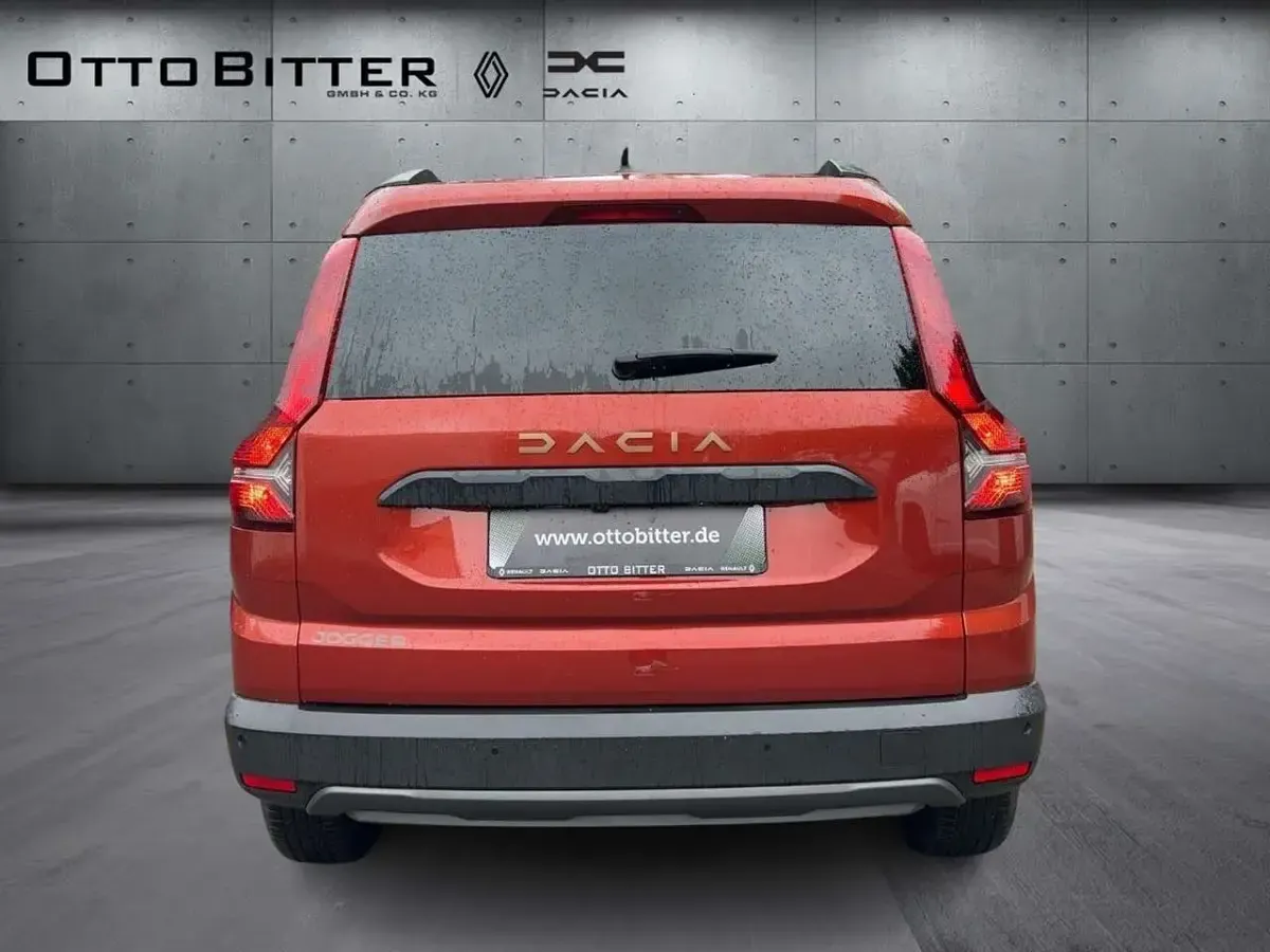 Neu Dacia Jogger Extreme 110 PS (80 kW) 2025 Terracottabraun Van / Kleinbus