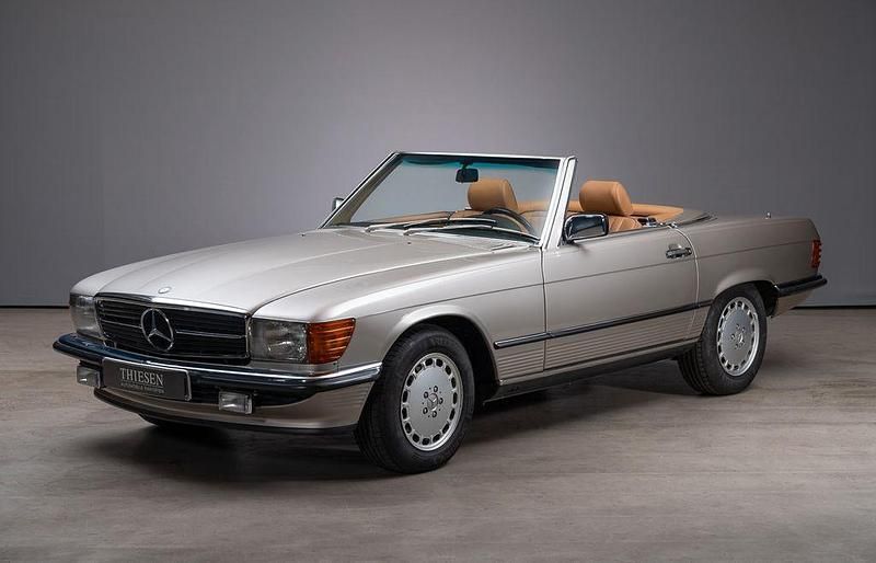 Gebraucht Mercedes 560 230 PS (169 kW) 1987 Silber Cabrio
