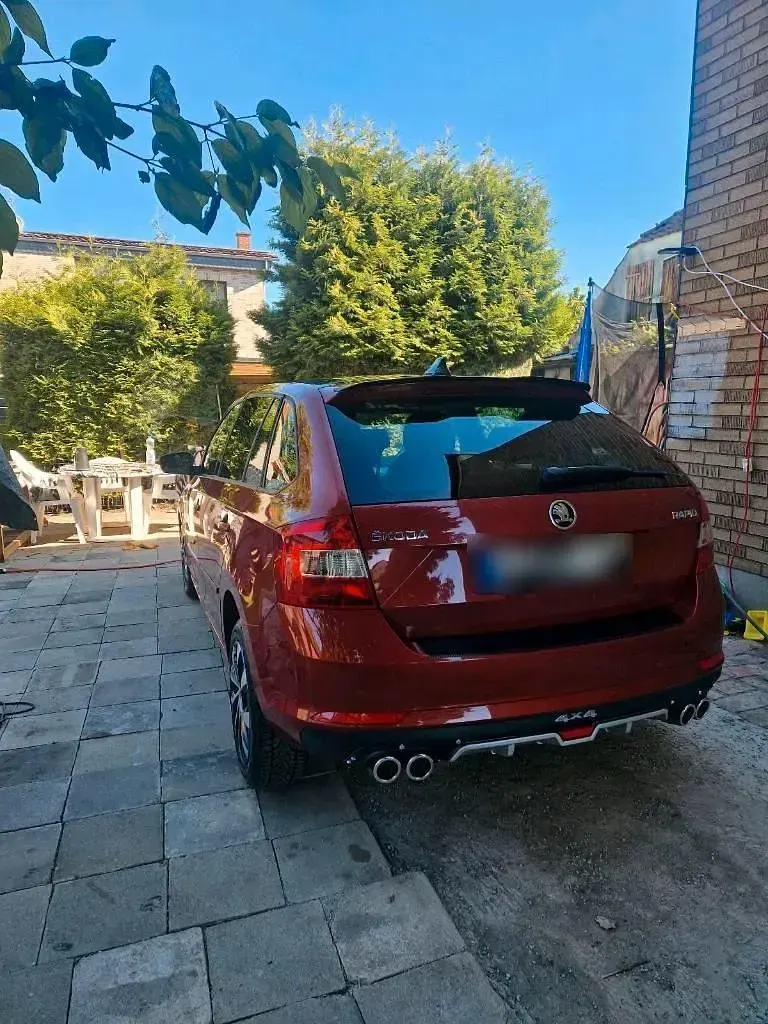 Gebraucht Skoda Rapid 114 PS (83 kW) 2015 Rot Kleinwagen