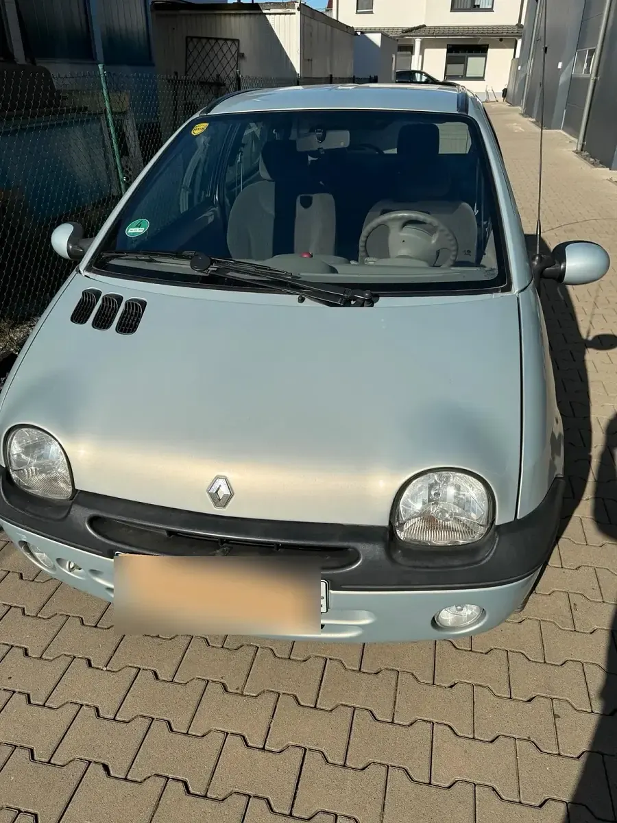 Second-hand Renault Twingo 43 CP (31 kW) 2001 Argintiu Hatchback