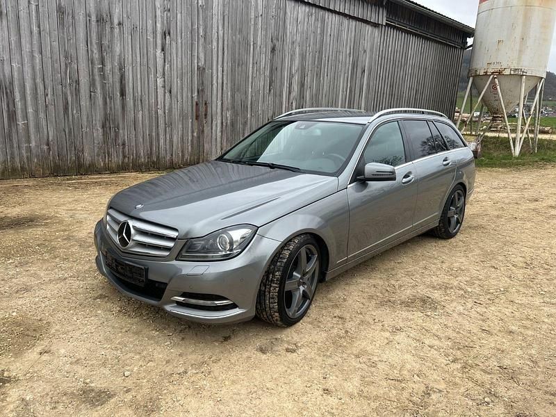 Gebraucht Mercedes C250 204 PS (150 kW) 2012 Grau Kombi