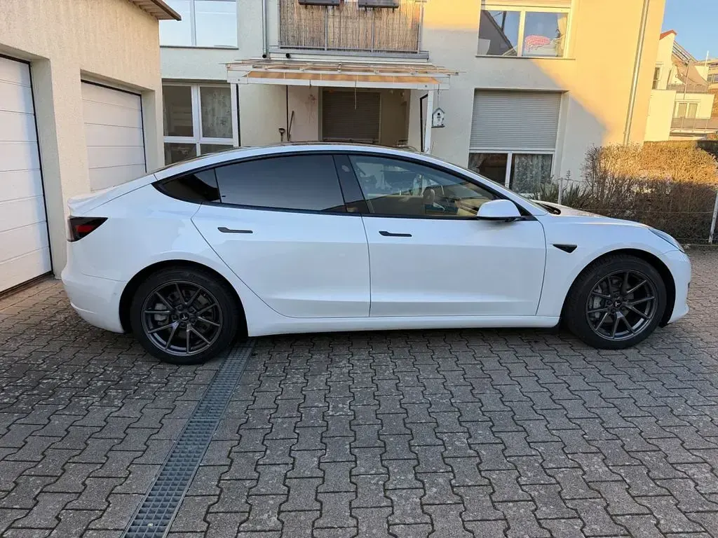 Gebraucht Tesla Model 3 Standard Range Plus 225 kW (306 PS) 2021 Weiß Limousine