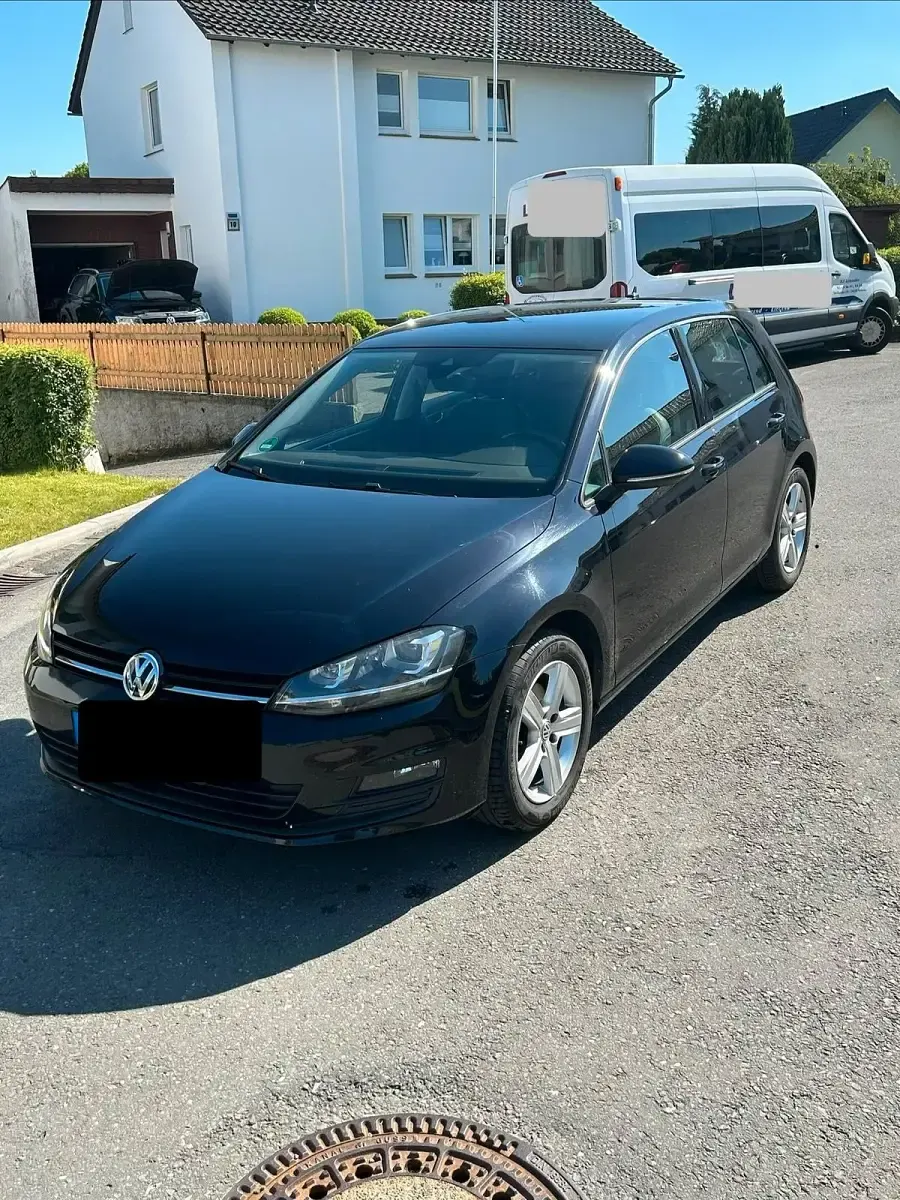 Gebraucht VW Golf VII Comfortline 110 PS (80 kW) 2017 Schwarz Limousine