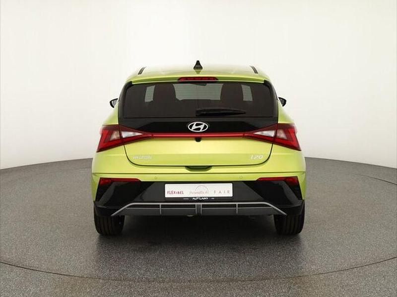 Neu Hyundai i20 101 PS (74 kW) 2025 Gelb Limousine