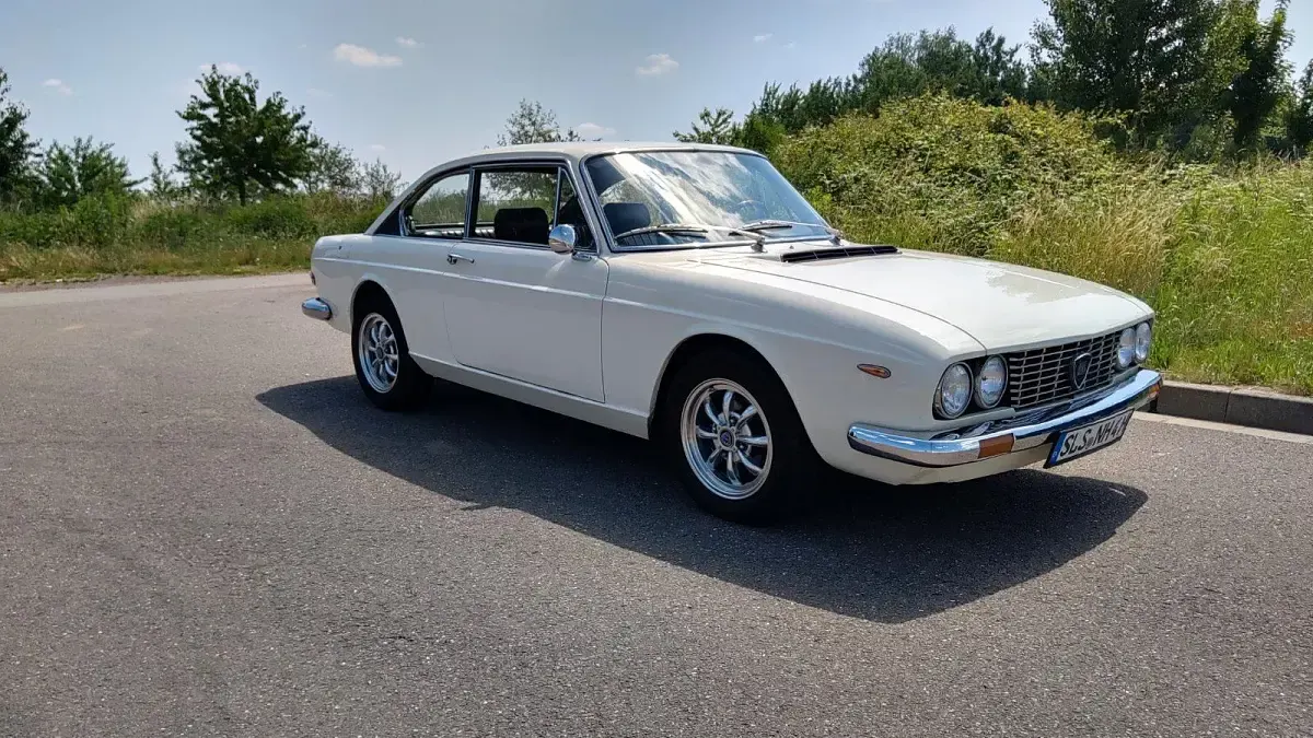 Gebraucht Lancia 2000 116 PS (85 kW) 1971 Weiß Coupé