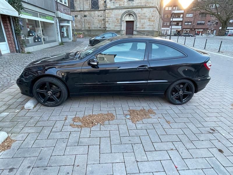 Gebraucht Mercedes C230 204 PS (150 kW) 2007 Schwarz Coupé