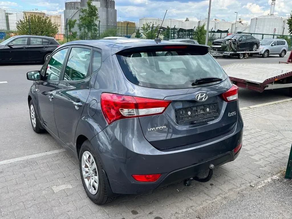 Gebraucht Hyundai ix20 Style 90 PS (66 kW) 2016 Grau Kleinwagen