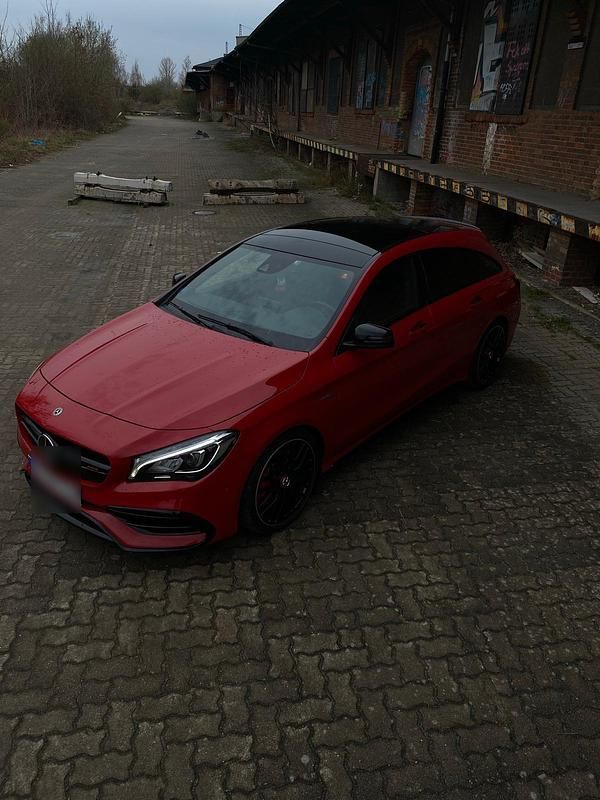Rot Gebraucht 2016 Mercedes CLA45 AMG Shooting Brake AMG Kombi | 22.500 € (Fairer Preis) - Bild 1/4