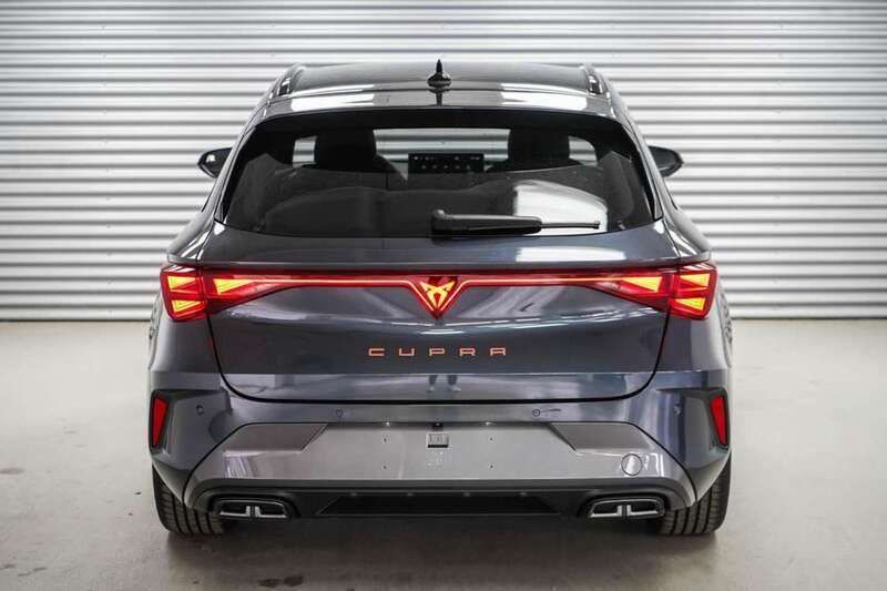 Gebraucht Cupra Leon 150 PS (110 kW) 2024 Magnetic grau metallic (s7) Kombi