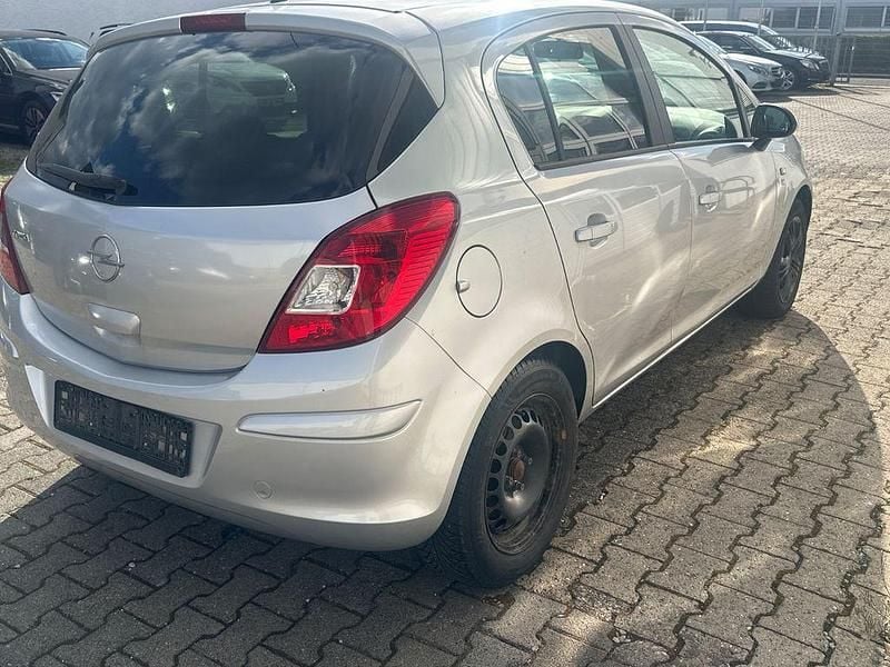 Gebraucht Opel Corsa Edition 87 PS (63 kW) 2010 Silber Kleinwagen