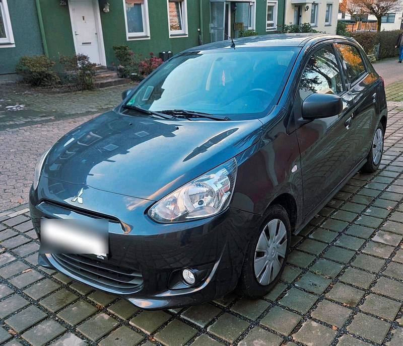 Grau Gebraucht 2014 Mitsubishi Space Star Kleinwagen | 2.700 € (Fairer Preis) - Bild 1/4