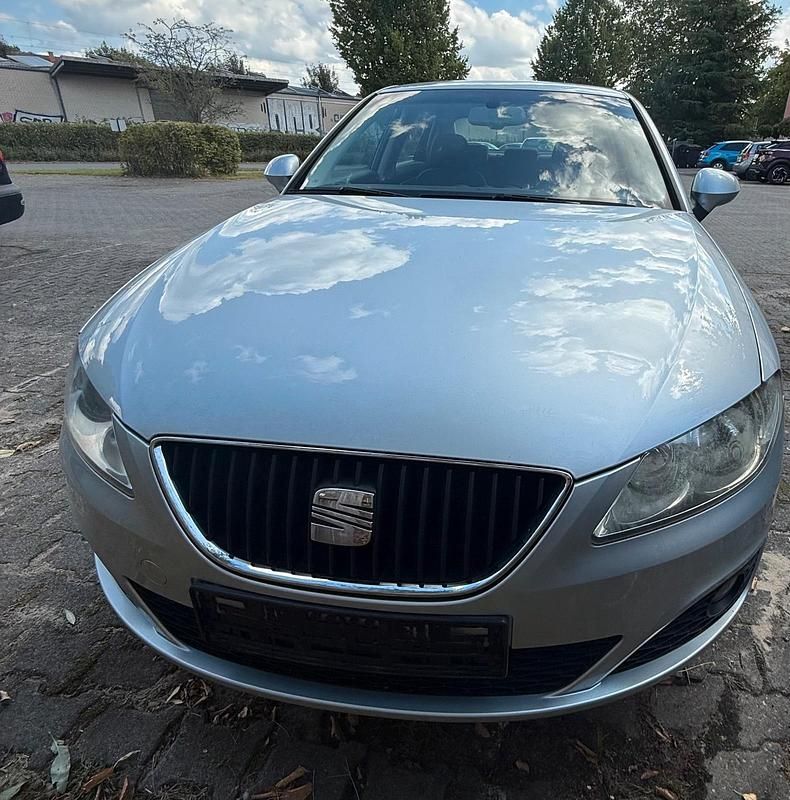 Silber Gebraucht 2010 Seat Exeo Limousine | 4.600 € (Fairer Preis) - Bild 1/4