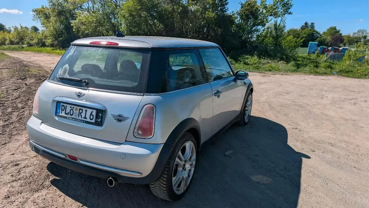 Używany Mini Cooper 90 KM (66 kW) 2006 Srebrny Hatchback