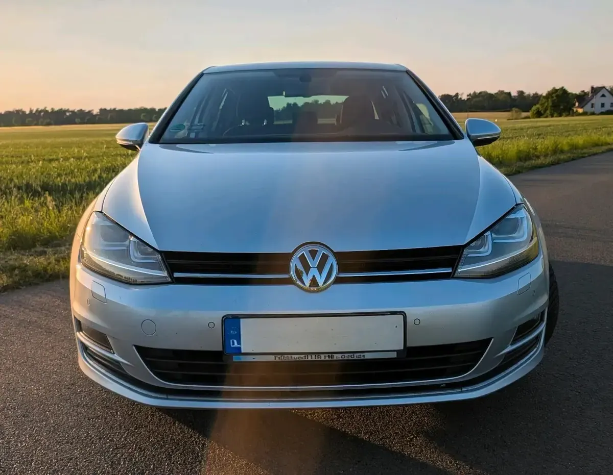Gebraucht VW Golf VII LOUNGE 110 PS (80 kW) 2015 Silber Limousine
