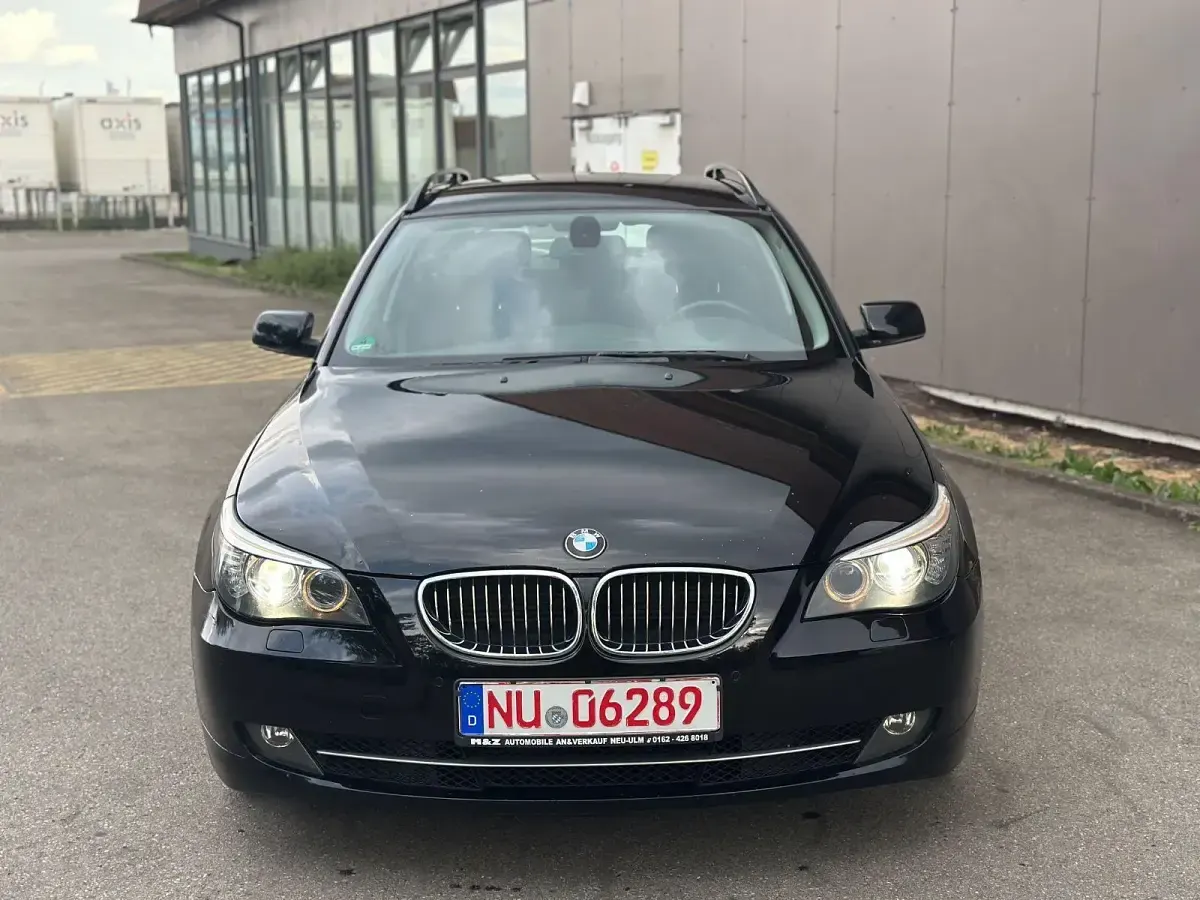 Gebraucht BMW 525 197 PS (144 kW) 2007 Schwarz Kombi