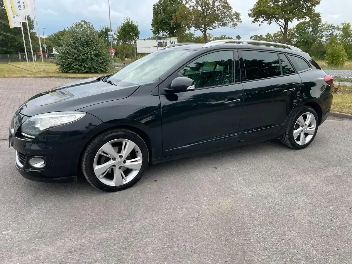 Gebraucht Renault Mégane GrandTour Dynamique 115 PS (84 kW) 2013 Schwarz Kombi