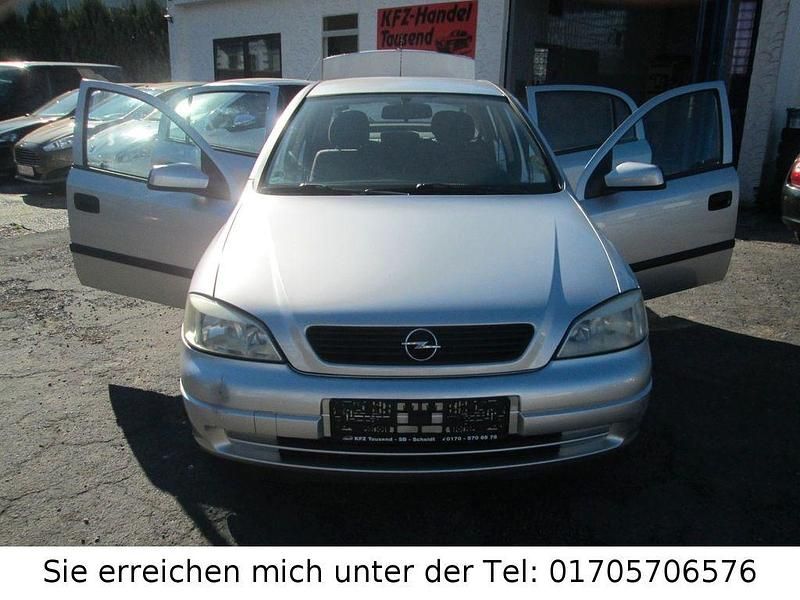 Gebraucht Opel Astra 75 PS (55 kW) 2000 Silber Limousine