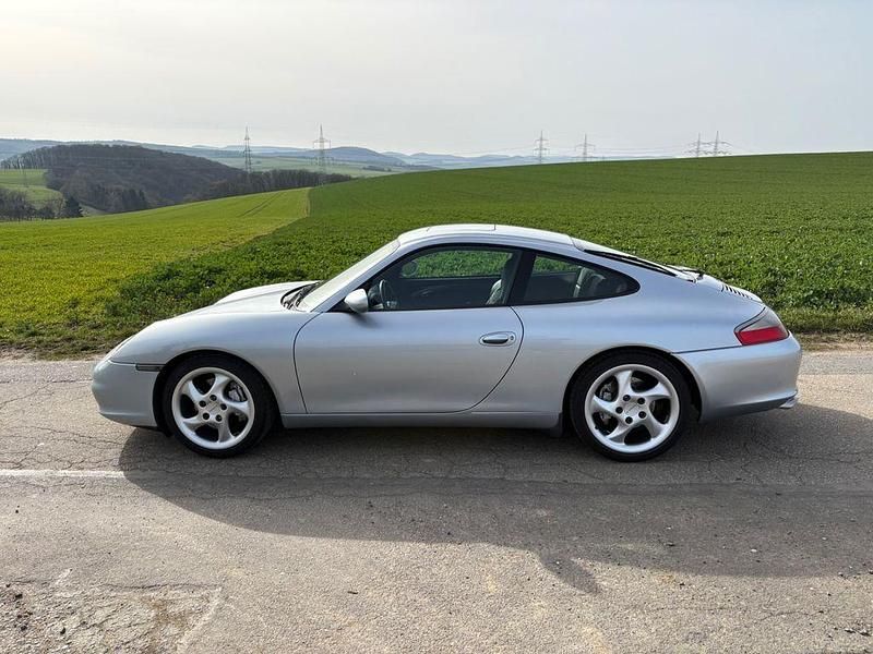 Gebraucht Porsche 911 Carrera 4 320 PS (235 kW) 2001 Silber Coupé