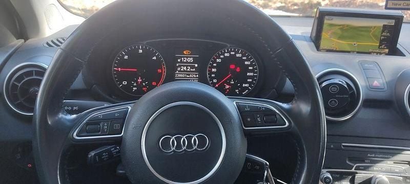 Gebraucht Audi A1 Ambiente 90 PS (66 kW) 2015 Silber Kleinwagen