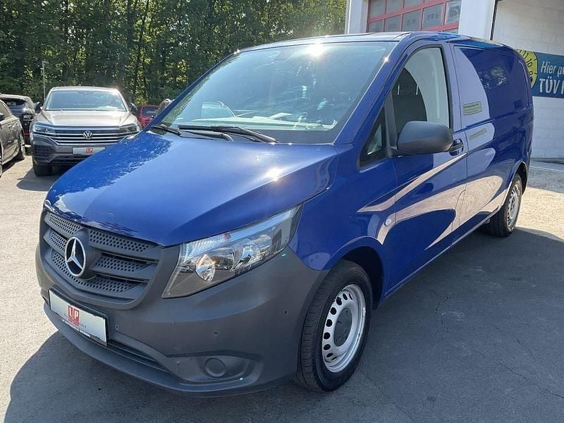 Atlantisblau Gebraucht 2017 Mercedes Vito Van / Kleinbus | 17.990 € (Superpreis) - Bild 1/4