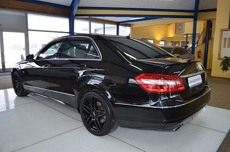 Gebraucht Mercedes E350 292 PS (214 kW) 2009 Schwarz Limousine