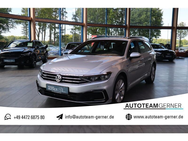 Reflexsilber (metallic) Gebraucht 2020 VW Passat Kombi | 22.003 € (Teuer) - Bild 1/3