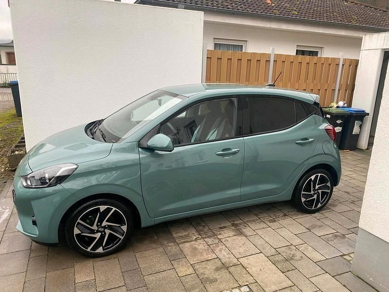 Gebraucht Hyundai i10 110 PS (80 kW) 2024 Grün Kleinwagen