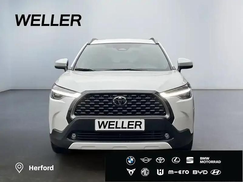 Gebraucht Toyota Corolla Cross Team 140 PS (102 kW) 2024 Platinumweiß perleffekt SUV