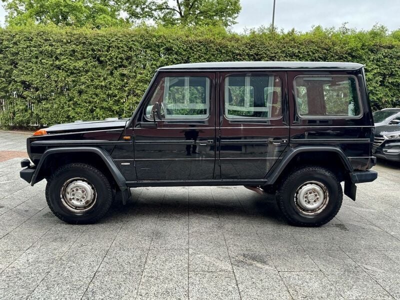 Schwarz Gebraucht 2011 Mercedes G300 SUV | 23.980 € - Bild 1/4
