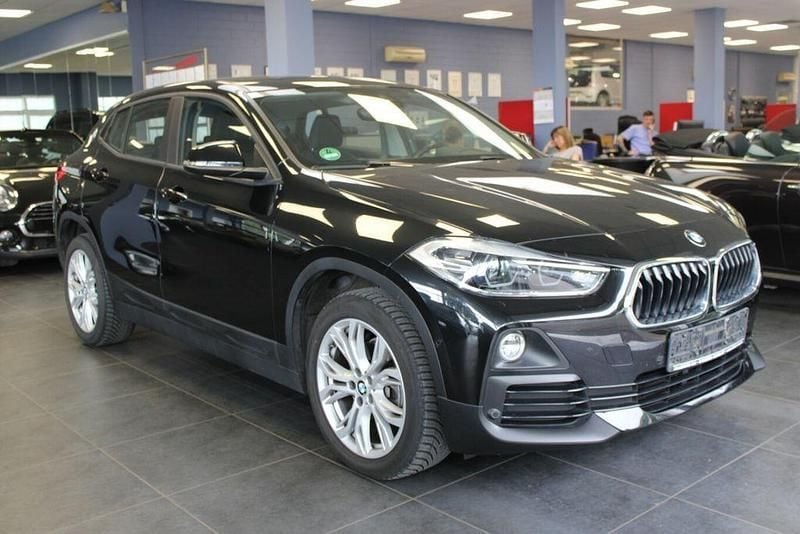 Black sapphire metallic Gebraucht 2018 BMW X2 Advantage SUV | 18.980 € (Guter Preis) - Bild 1/4