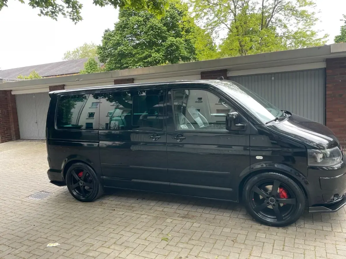 Gebraucht VW Multivan 174 PS (127 kW) 2004 Schwarz Van / Kleinbus