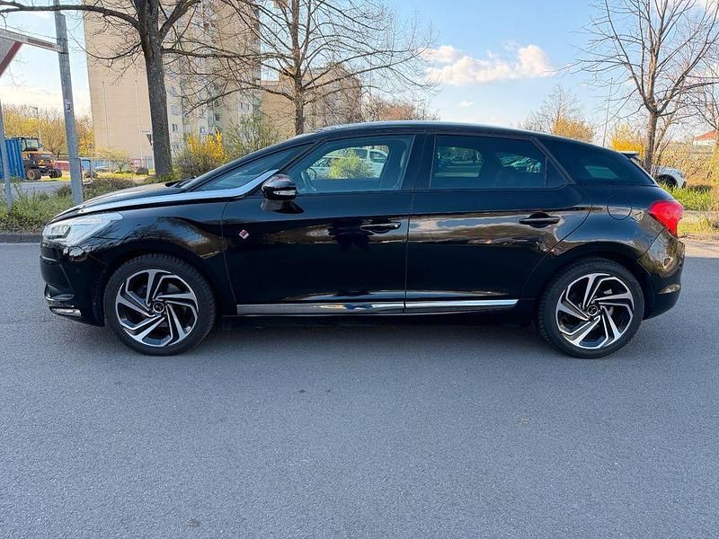 Gebraucht DS Automobiles DS5 Performance Line Plus 165 PS (121 kW) 2017 Schwarz Kleinwagen